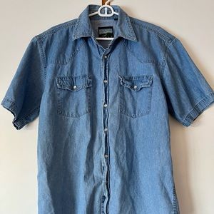 SANDY RIVER Mens VINTAGE DENIM, Size M, Pearl Snap buttons, EXCELLENT CONDITION